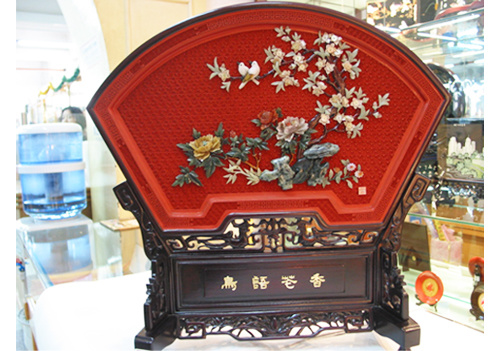 雕漆鑲玉-鳥語花香